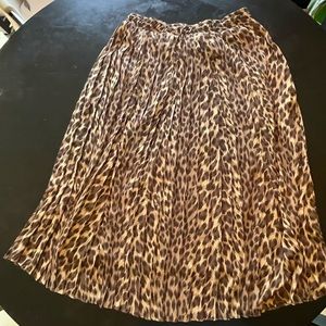 Banana republic pleated skirt. Calf length. Adjustable waist